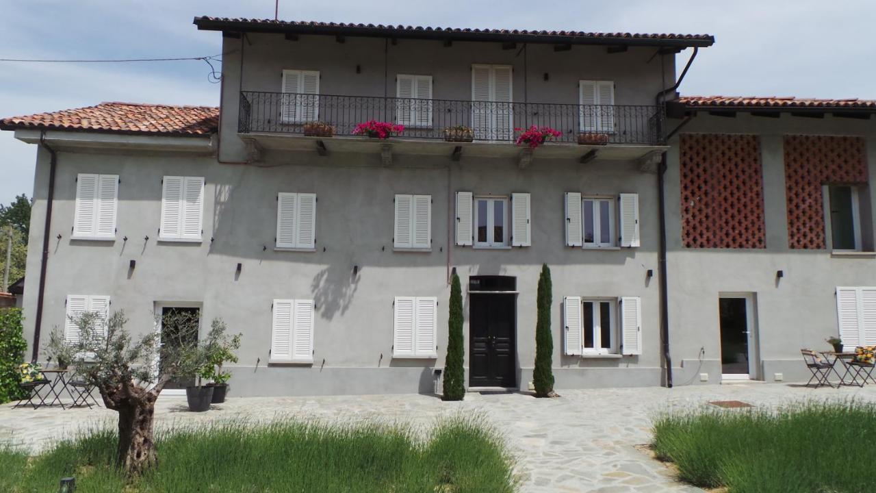 Sotto La Vigna Charm Stay Adults Only Vacation Suite Appartment Montegrosso d'Asti Exterior photo